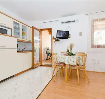 Marianne Apartament Vinkuran