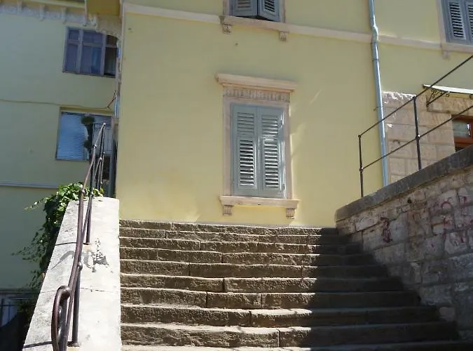 Marianne Apartman Vinkuran